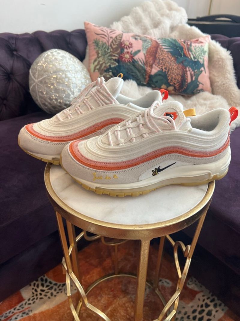 Marketplace listing image