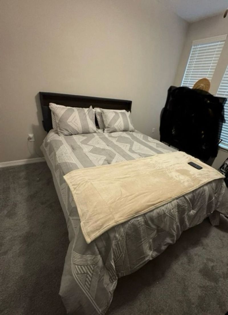 Marketplace listing image