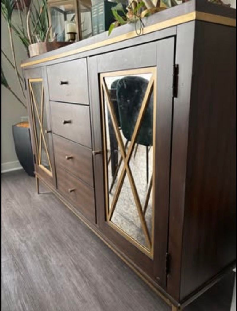 Marketplace listing image