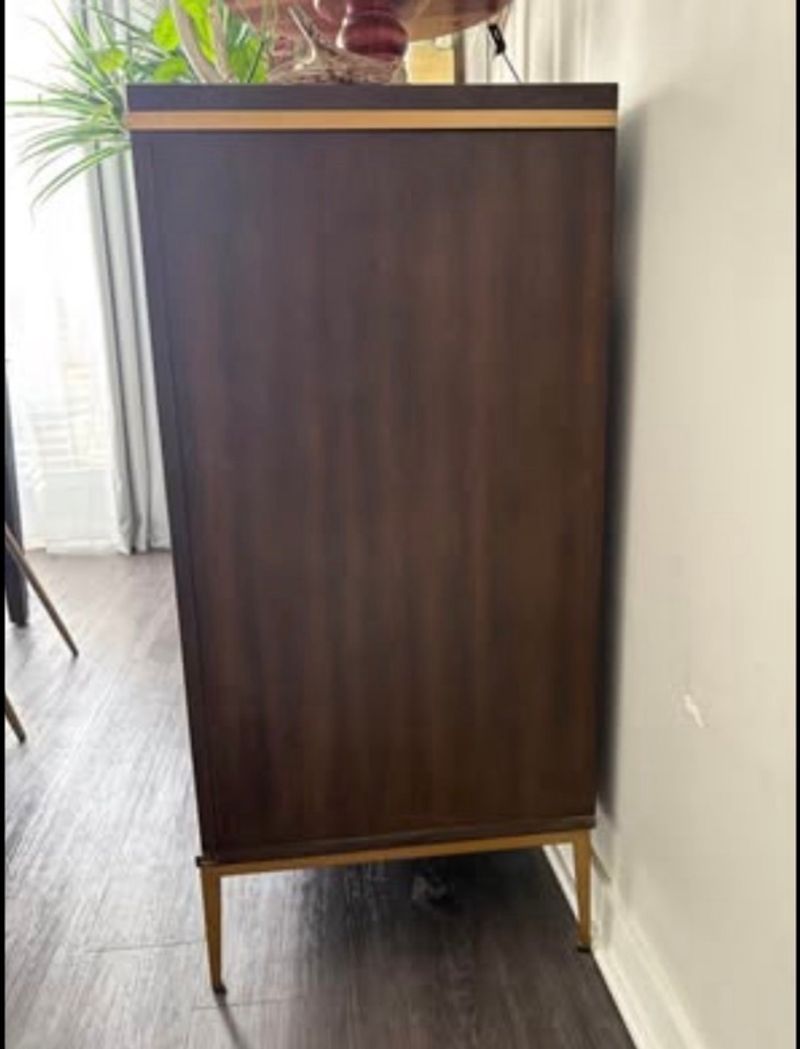 Marketplace listing image